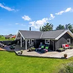 3 Bedroom Lovely In *