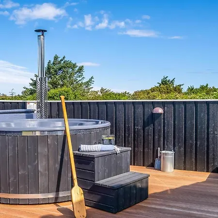 3 Bedroom Lovely In 度假居